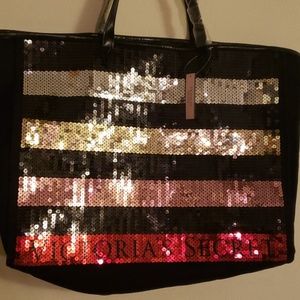 Victoria's Secret Tote bag/wristlet NWT